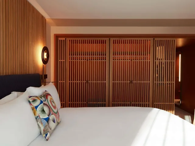 Roof Top, Collection, King Bed, City View، SO/ PARIS 5/8