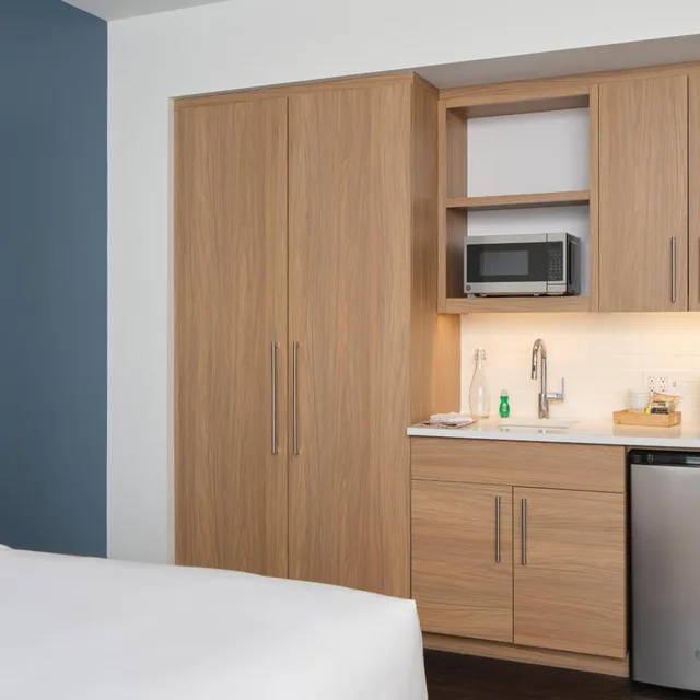 Standard, King Bed, 2 Queen Beds, Magnuson Hotel Lenox 2/3