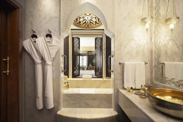 Spa, Junior Suite, King Bed, Balcony, Club Lounge Access، Jumeirah Zabeel Saray Dubai 3/3