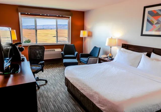 غرفة بسرير كينج لذوي الإعاقة، Holiday Inn Express Pendleton 2/4
