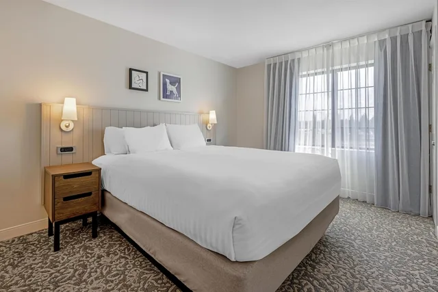 جناح بسرير كينج بغرفة نوم واحدة، Sonesta ES Suites Portland Vancouver 41st Street 4/7