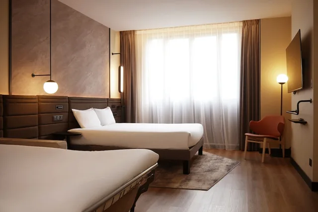 غرفة تنفيذية رباعية بسرير كوين وسرير بطابقين، Novotel Rouen Centre Cathedrale 4/8