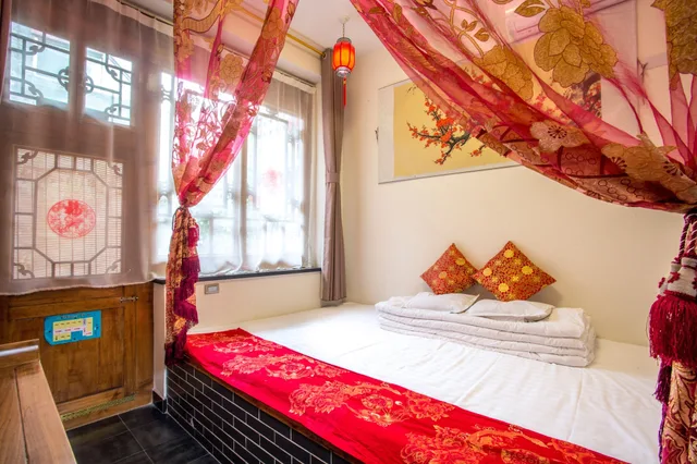 غرفة إليت ثلاثية بسرير كينج بغرفة نوم واحدة، Hongxingju Inn 1/5
