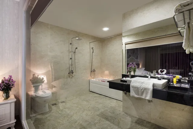 Central, Suite, King Bed، Bonjour Nha Trang Hotel 10/10