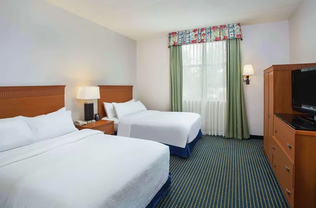 جناح بسريرين كوين بغرفتين، Embassy Suites by Hilton Lexington UK Coldstream 1/1