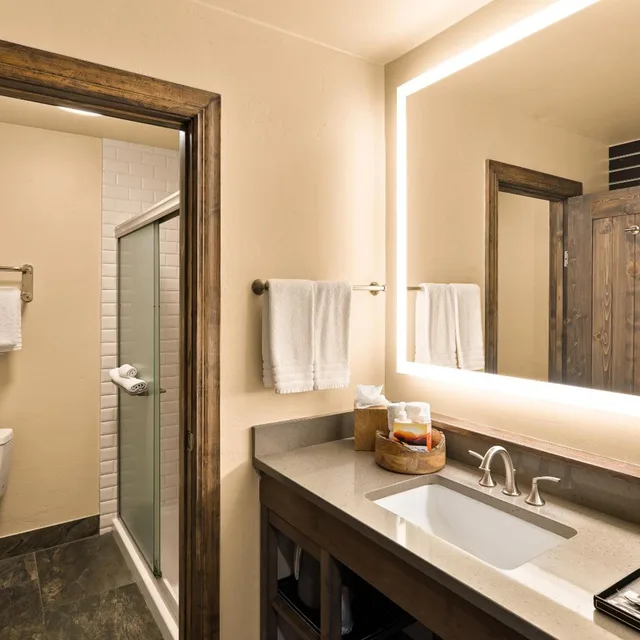 Courtyard, Premium, King Bed, with View, Arabella Hotel Sedona 6/8