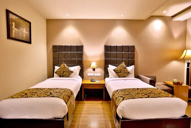 غرفة بريميوم بسرير كينج بشرفة، Regenta Resort Bharatpur 8/10