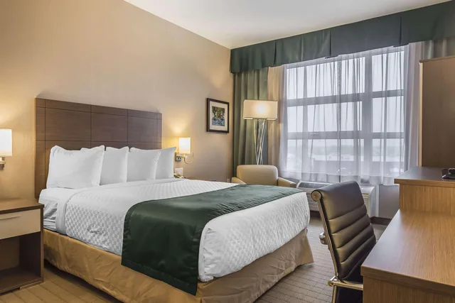 غرفة بسرير كوين، Quality Inn Sept-Iles, Qc 2/4