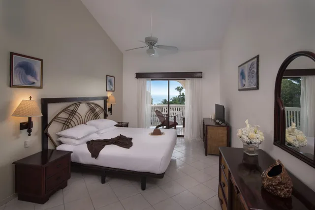 غرفة سوبيريور بسرير كينج بإطلالة على الحديقة، Lifestyle Tropical Beach Resort & Spa 1/3