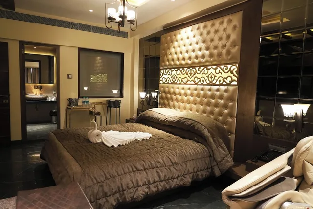 غرفة ديلوكس بسرير مزدوج، Peninsula Redpine Mumbai 4/6