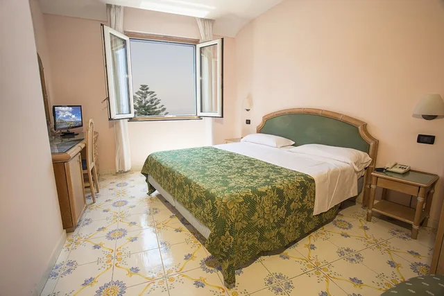 غرفة قياسية بسرير مزدوج أو سريرين منفصلين، Hotel Terme Saint Raphael 3/7
