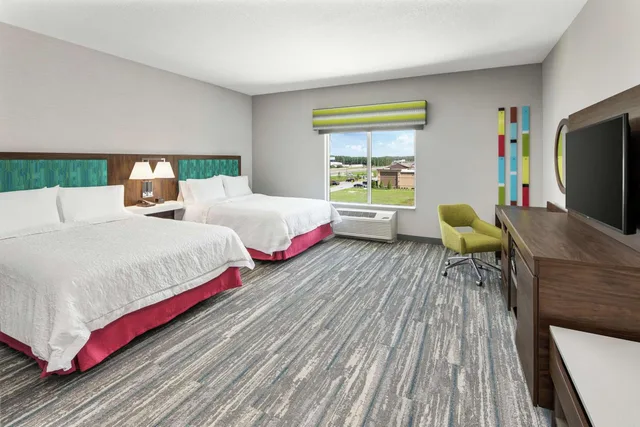 غرفة بسريرين كوين بحوض استحمام لذوي الإعاقة، Hampton Inn Odessa Trinity 2/3