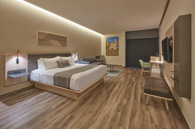 غرفة سوبيريور بسرير كينج، City Express Plus by Marriott San Luis Potosi 3/6