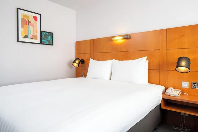 غرفة قياسية بسرير كينج، HOLIDAY INN BRISTOL FILTON 5/10