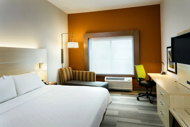 غرفة قياسية بسرير فردي، Holiday Inn Express and Suites Medford 1/2