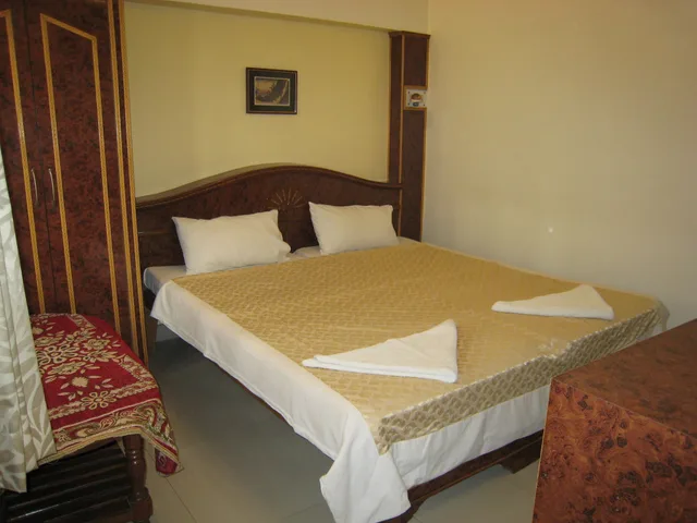 غرفة ديلوكس بسرير مزدوج، Kedareswar Bed and Breakfast 1/1