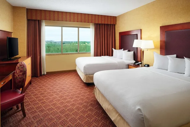 جناح بسرير كينج وسريرين مزدوجين بغرفتي نوم، Embassy Suites by Hilton Charlotte Concord Golf Resort & Spa 4/10