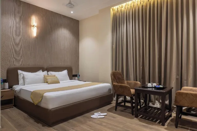 Hotel Kingsway، رايبور 16/40