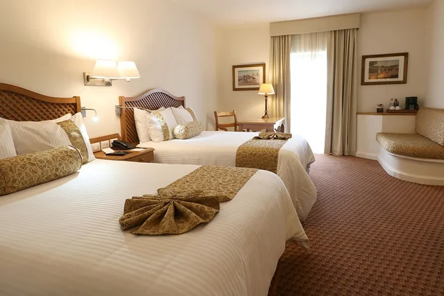 غرفة غراند بسرير كينج يُسمح فيها بالحيوانات الأليفة، Hotel Mision Grand Juriquilla Queretaro 2/4