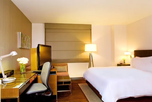 Traditional, King Bed, Element New York Times Square West Hotel 3/5