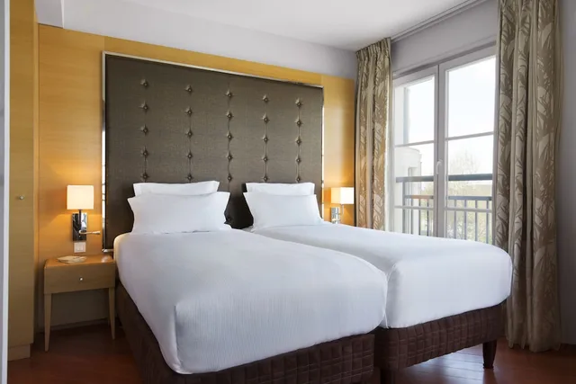 جناح جونيور، Relais Spa Val d Europe 2/5