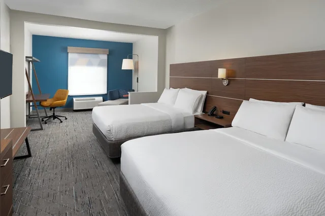 Standard, 2 Queen Beds, Extra Floor Space، Holiday Inn Express And Suites Orlando International Airport 1/6