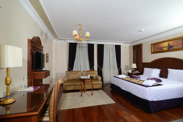 Deluxe, Suite, Queen Bed, Glk Premier Regency Suites And Spa 2/10