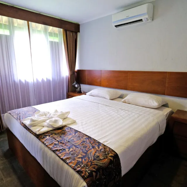 Deluxe, Twin Beds, The Nalaya Hotel & Resto 6/10