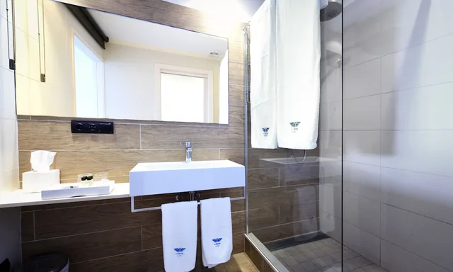 غرفة بسرير مزدوج مع أريكة، Hotel Sa Tuna 3/3