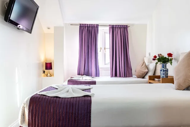 غرفة بسريرين منفصلين، Lancaster Court Hotel 3/10