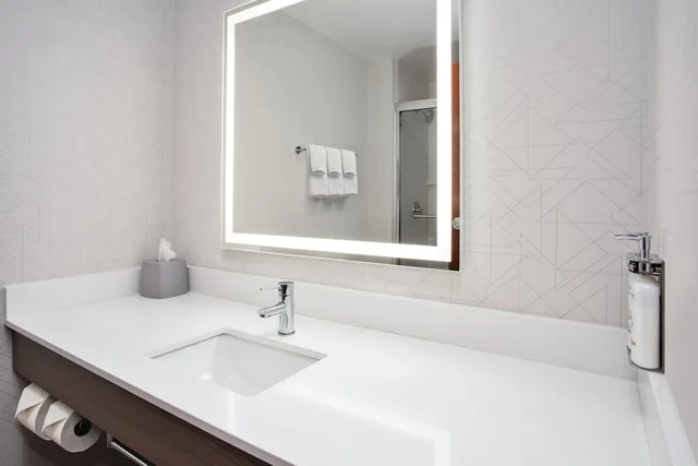 غرفة قياسية بسريرين كوين لذوي الإعاقة، Holiday Inn Express & Suites Belleville (Airport Area) 4/7