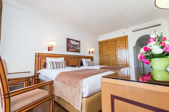 غرفة بسريرين منفصلين بإطلالة على المسبح، Royal Mirage Hotel Agadir 1/2