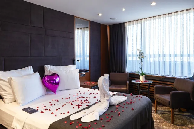 جناح جونيور بسرير كينج بشرفة، Nova Vista Eskisehir Centrum Hotel, a Member of Radisson Individuals 3/10