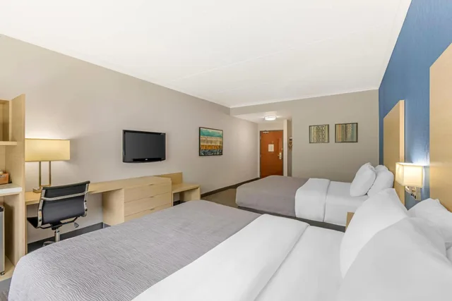 غرفة سوبيريور بسريرين كوين، Quality Inn & Suites Oakville 4/9