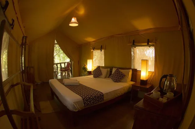 Deluxe, Tent, Double Bed, Lake Side, River View، Athgira River Camp 2/5