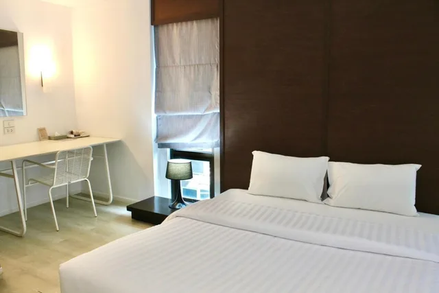Cove, Deluxe, Corner, S2 Hotel 2/9