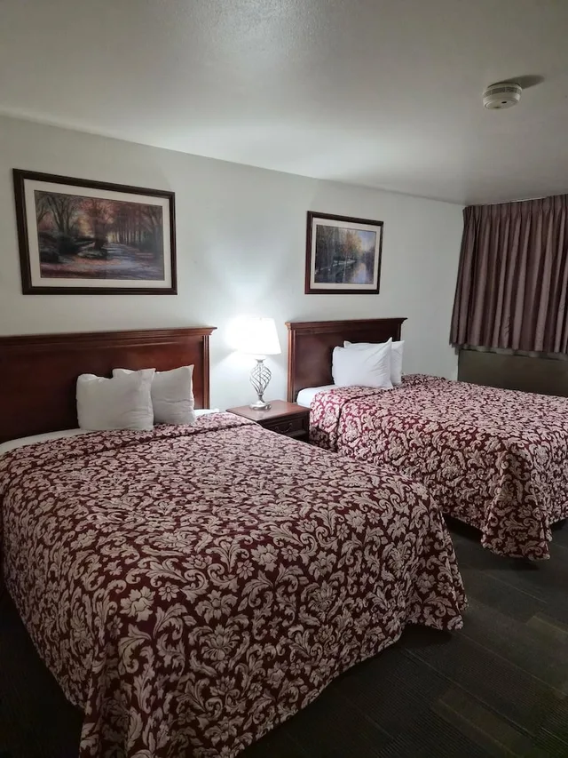 غرفة ديلوكس بسريرين كوين لذوي الإعاقة، Alex Hotel and Suites Anchorage Airport 3/6