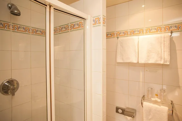 غرفة بسرير مزدوج بشرفة، Hotel Europe Saint Severin Paris 2/4