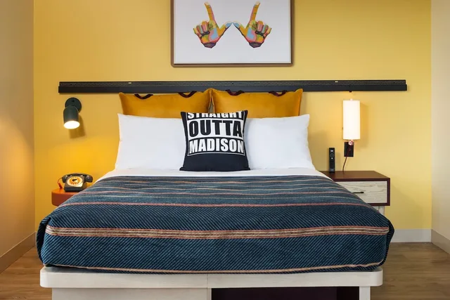 Room, 2 Queen Beds, Moxy Madison Downtown 3/7