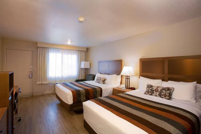 Standard, Multiple Beds, Accessible، Best Western Sandman Hotel 1/6