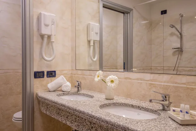 غرفة سوبيريور كبيرة بسرير كينج، Best Western Blu Hotel Roma 4/4