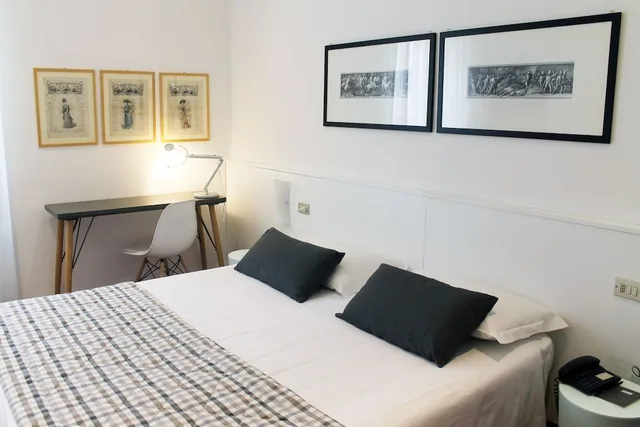 غرفة قياسية مفردة بسرير مزدوج، Hotel Bernina 6/10