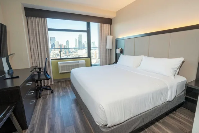 Standard, 2 King Beds, City Skyline View, Pet Friendly، Holiday Inn Express Long Island City E New York, an IHG Hotel 4/5