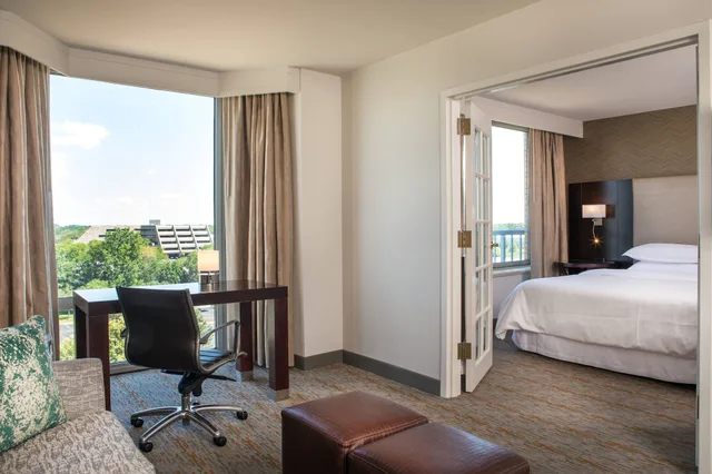 جناح كلوب بغرفة نوم واحدة، Sheraton Suites Chicago Elk Grove 1/4