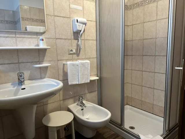 غرفة كلاسيكية بسرير كينج، Rododendro Hotel 6/7