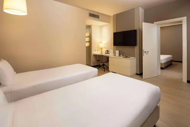 Standard, Multiple Beds, Smoking، Best Western Plus Tower Hotel Bologna 1/6