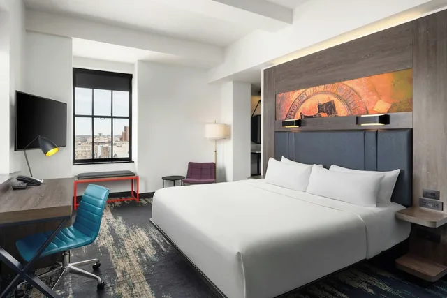 Urban, King Bed، ALOFT PHILADELPHIA DOWNTOWN 6/10