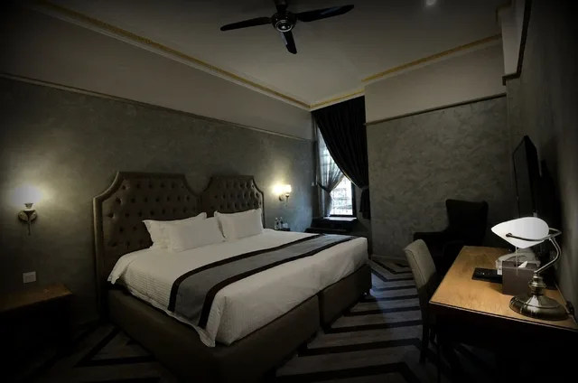 غرفة بريميير بسرير كينج بشرفة، 1969 Business Suites @ Ipoh Garden 4/8