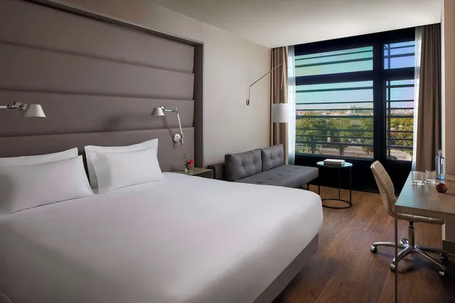 New Style, Superior, King Bed, with Extra Bed، Nh Sevilla Plaza De Armas Hotel 1/5