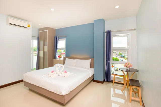 Deluxe, King Bed, Je T'aime Hotel 2/3